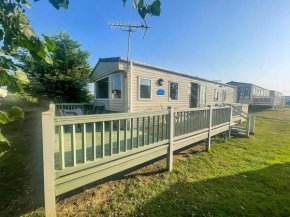 Wonderful 6 Berth Caravan With Decking River Views At Heacham Beach Ref 21003A